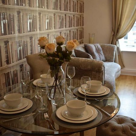 Luxury 2 Bed Apartment Witney Eksteriør billede