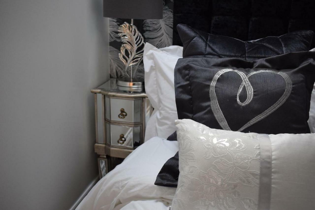 Luxury 2 Bed Apartment Witney Eksteriør billede
