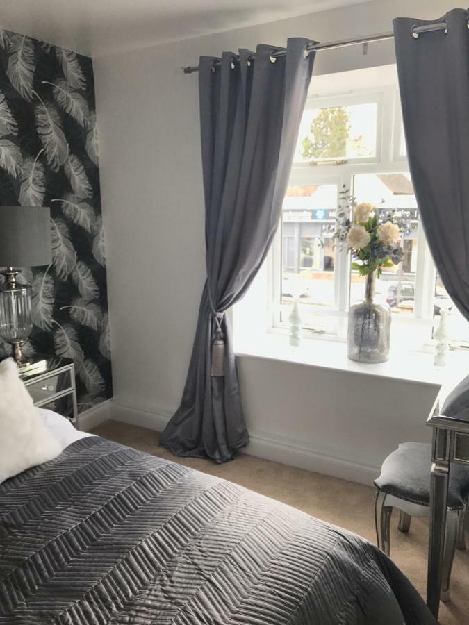 Luxury 2 Bed Apartment Witney Eksteriør billede