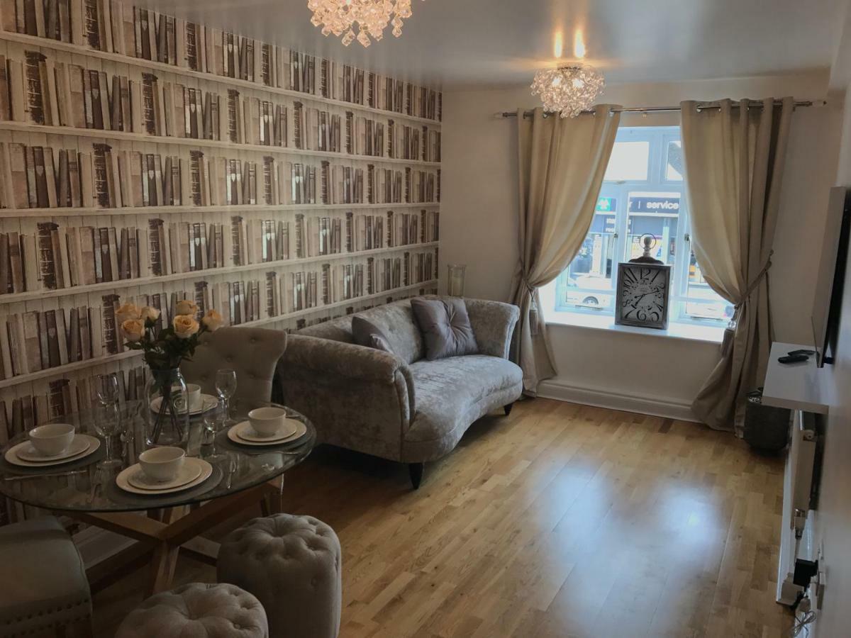 Luxury 2 Bed Apartment Witney Eksteriør billede