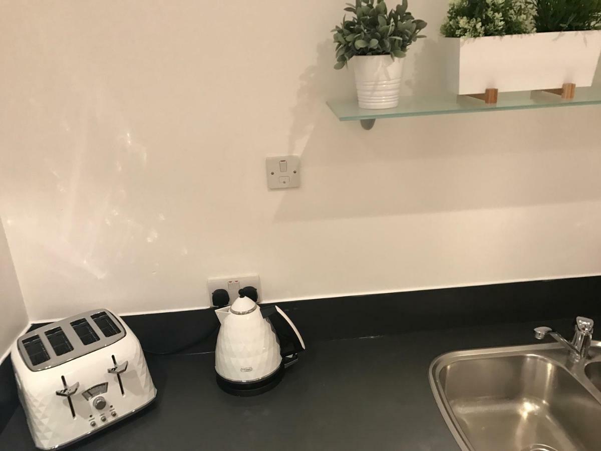 Luxury 2 Bed Apartment Witney Eksteriør billede