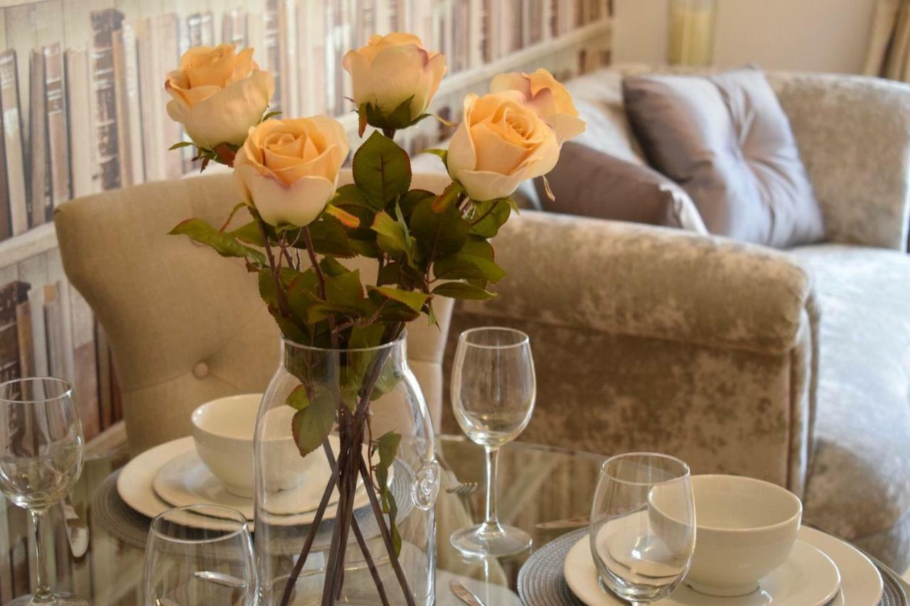 Luxury 2 Bed Apartment Witney Eksteriør billede