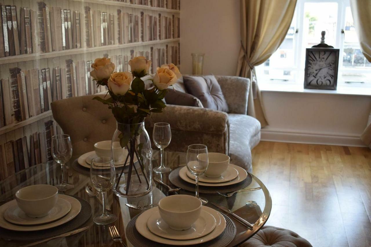 Luxury 2 Bed Apartment Witney Eksteriør billede