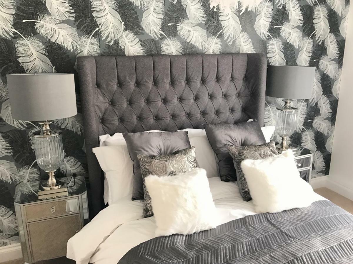 Luxury 2 Bed Apartment Witney Eksteriør billede