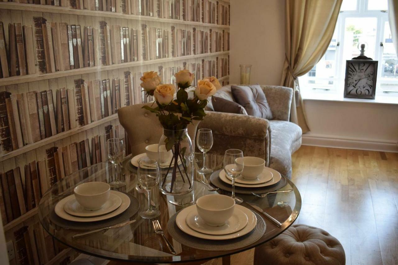 Luxury 2 Bed Apartment Witney Eksteriør billede