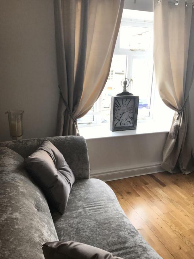 Luxury 2 Bed Apartment Witney Eksteriør billede
