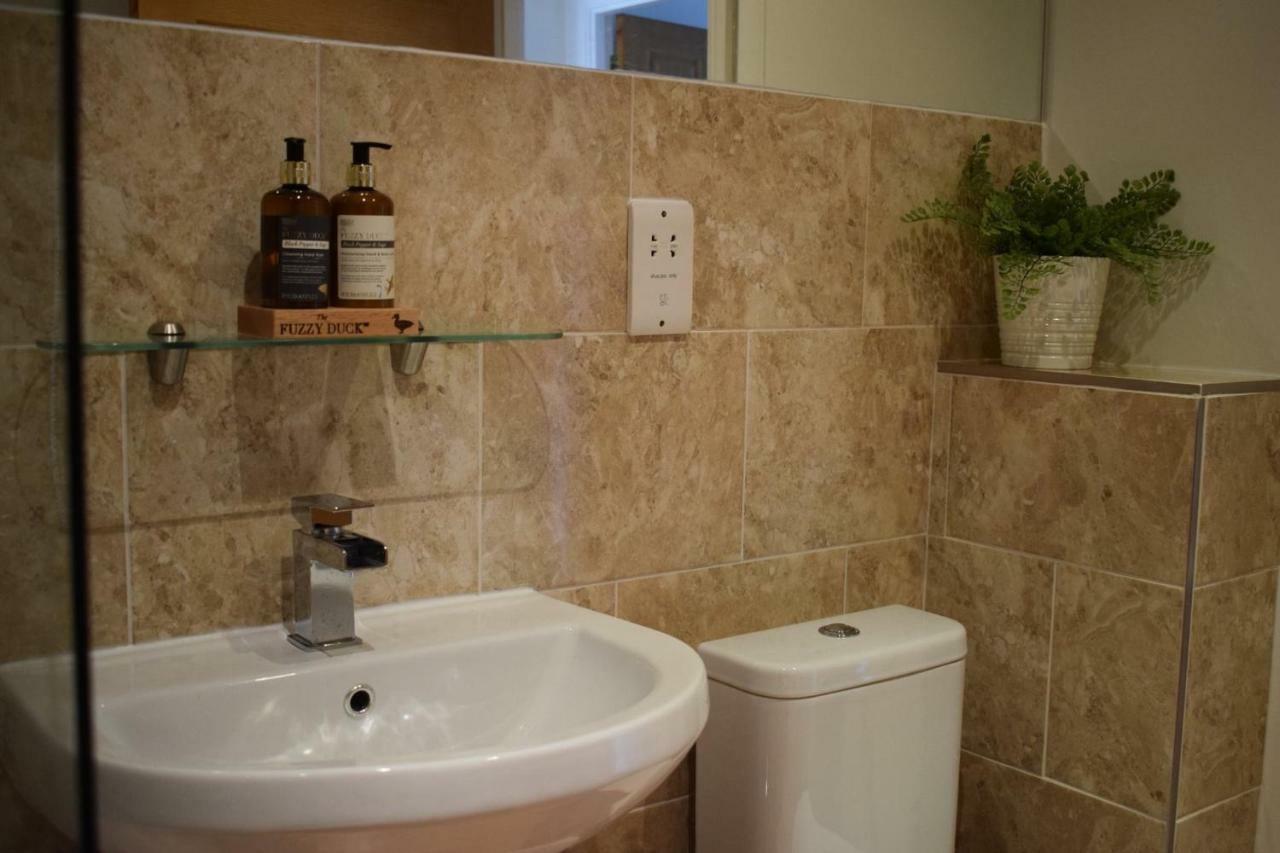 Luxury 2 Bed Apartment Witney Eksteriør billede
