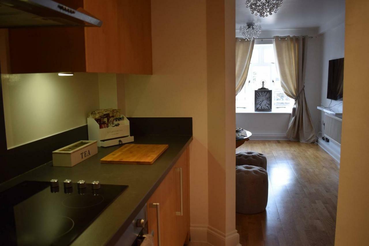 Luxury 2 Bed Apartment Witney Eksteriør billede