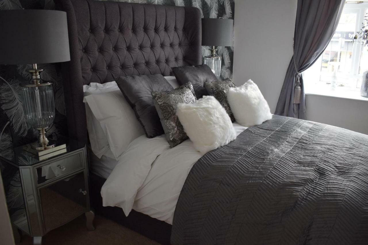 Luxury 2 Bed Apartment Witney Eksteriør billede